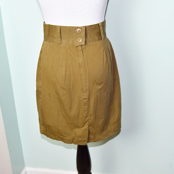Super Cute Chartreuse Colored Mini Skirt - Picture 2 of 2